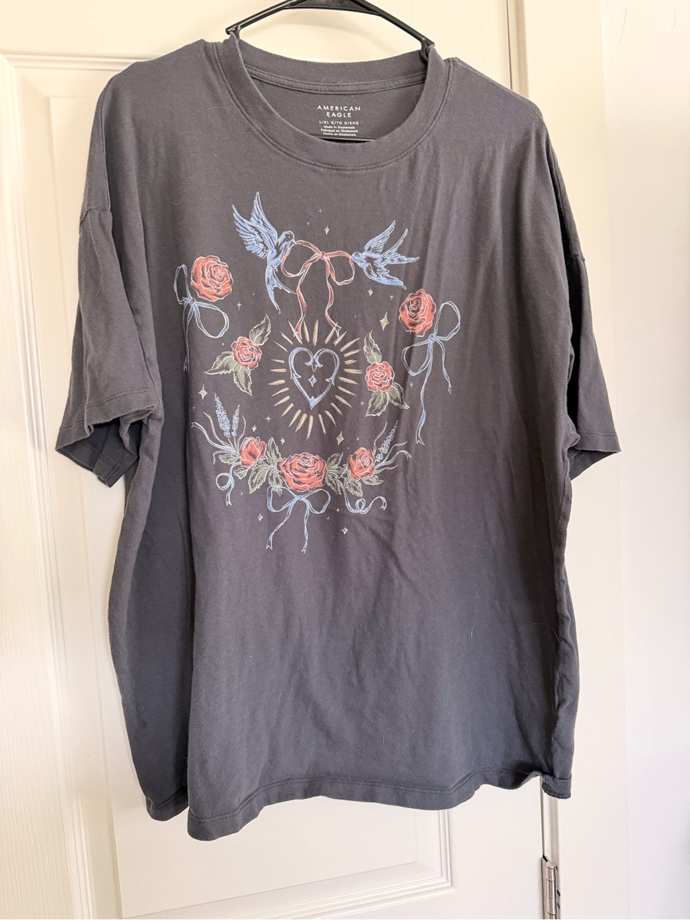 American Eagle Charcoal Graphic Tee with Rose & Heart Motif